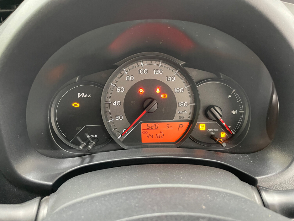 2019 Toyota Yaris - image 24