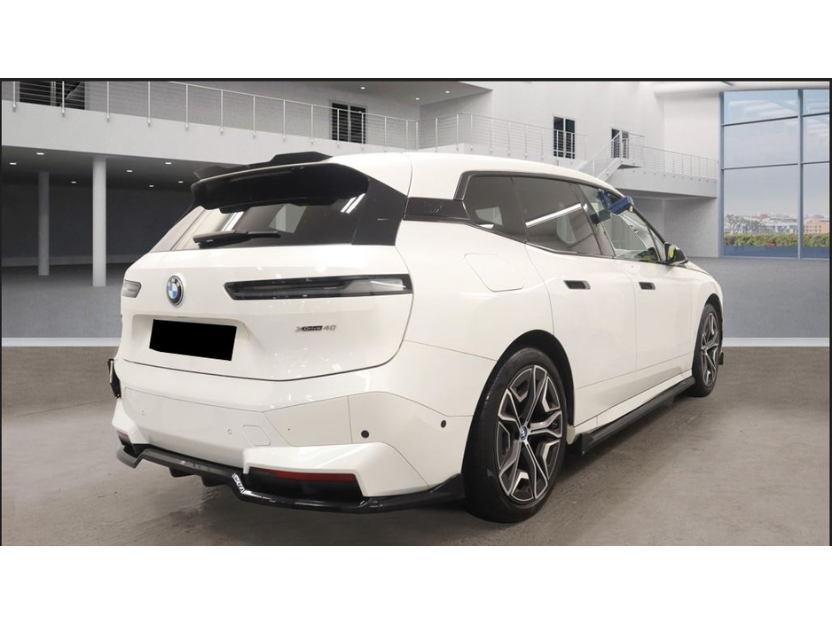 2024 BMW iX XDRIVE40 M SPORT // M SPORT BODY KIT // PANORAMIC SUNROOF €60,950