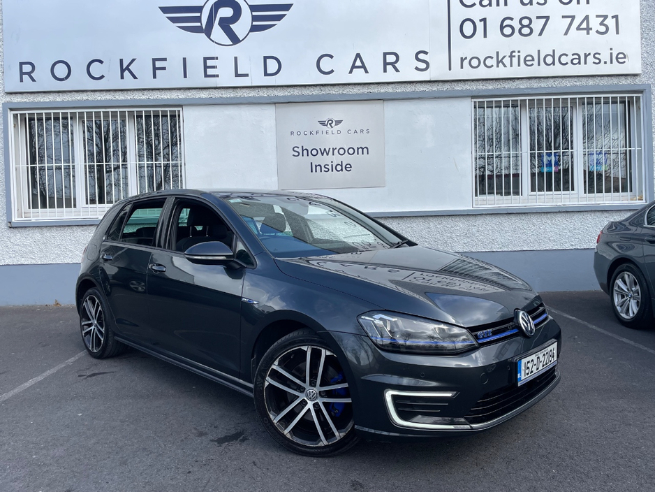 2015 Volkswagen Golf - image 8