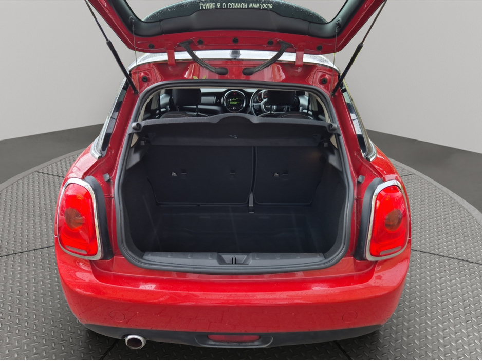 2018 MINI Cooper D - image 17