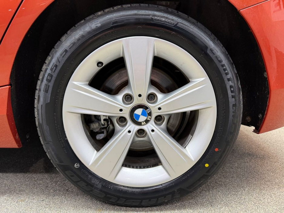 2016 BMW 1 Series - image 11