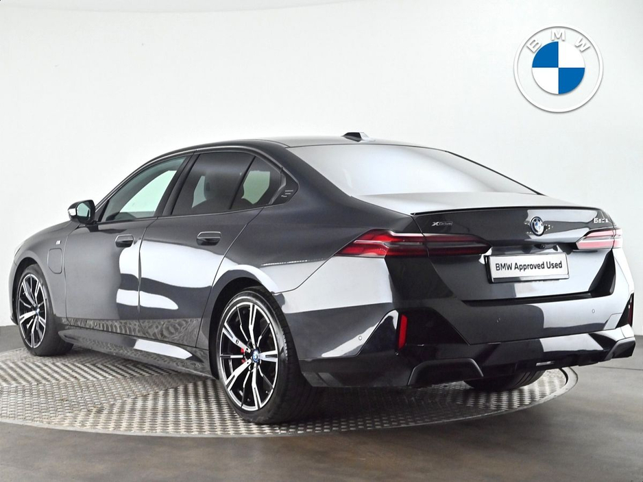 2024 BMW 5 Series - image 2