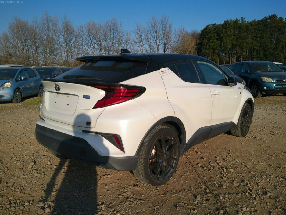 2019 Toyota C-HR - image 4