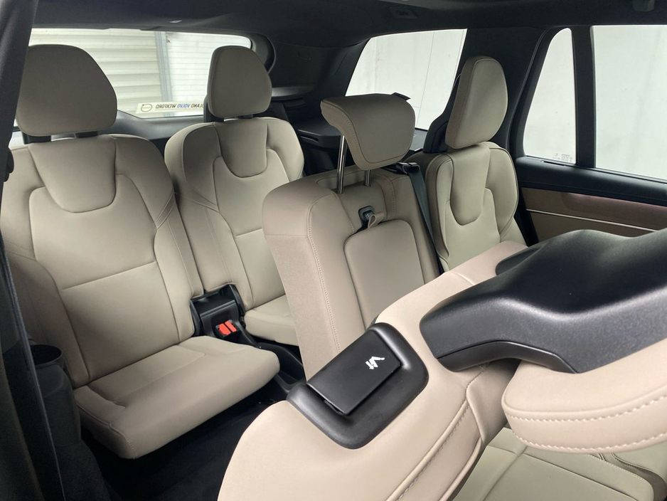 2026 Volvo XC90 - image 24