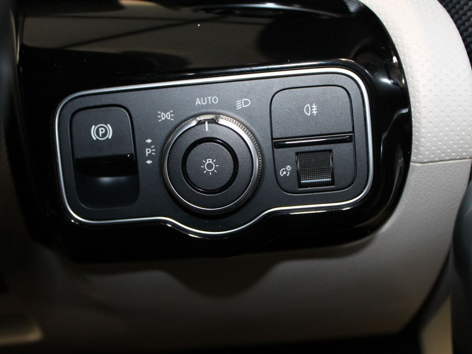 2023 Mercedes-Benz CLA Class - image 27