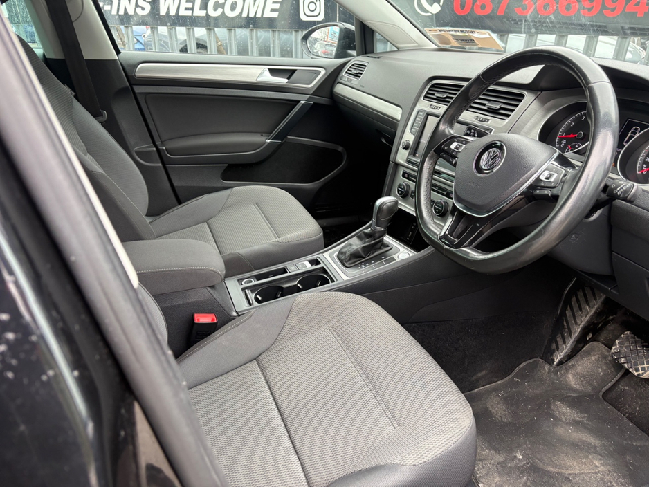 2017 Volkswagen Golf - image 11