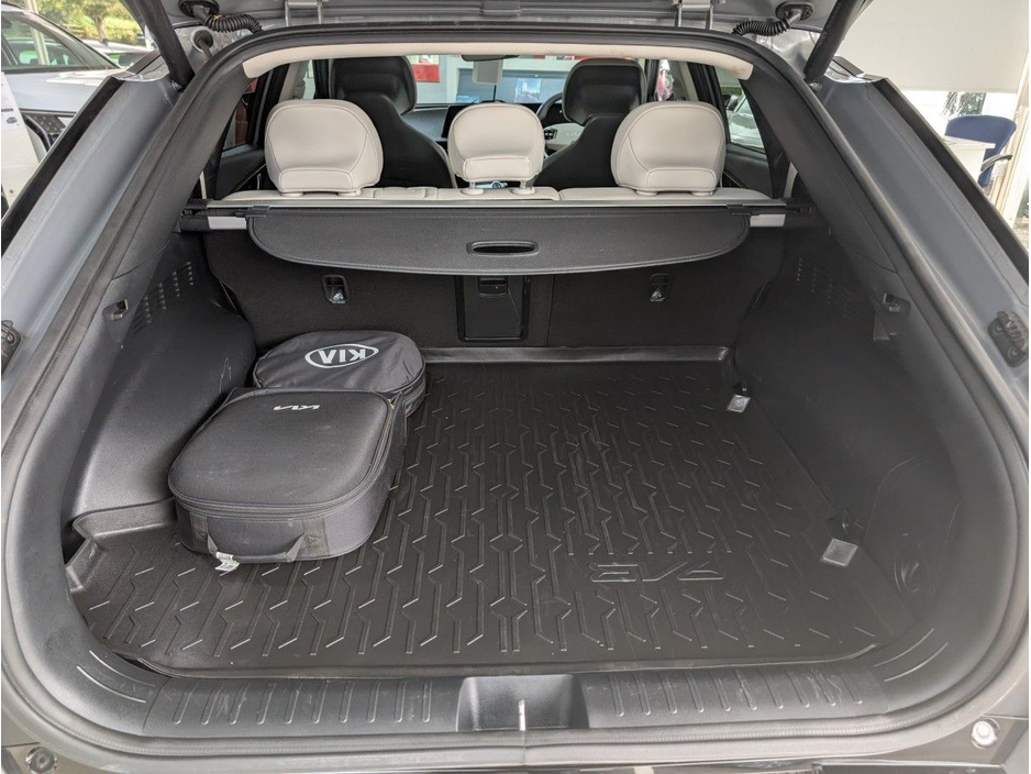 2022 Kia EV6 - image 8