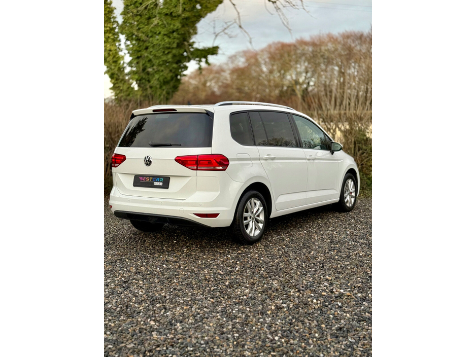 2018 Volkswagen Touran - image 10