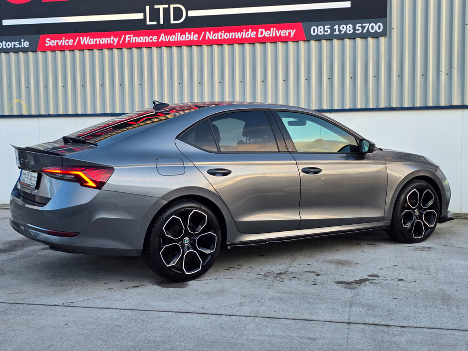 2022 Skoda Octavia - image 8