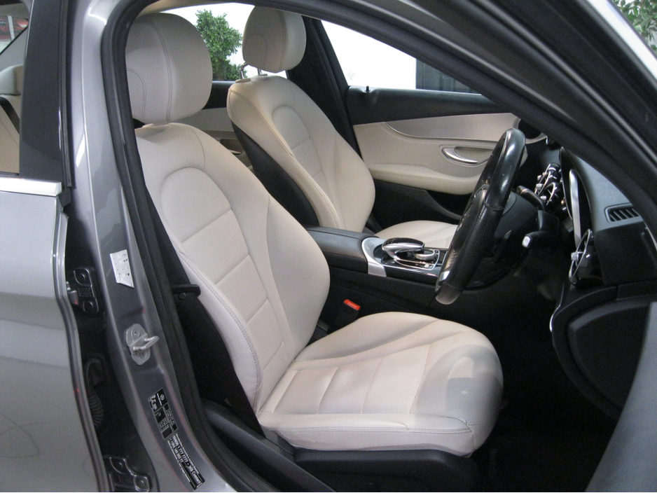 2015 Mercedes-Benz C Class - image 16