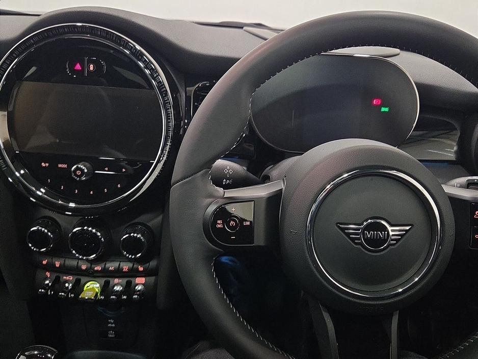 2023 MINI Hatch Electric Level 3 €24,950