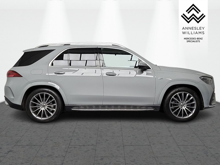 2025 Mercedes-Benz GLE Class - image 10