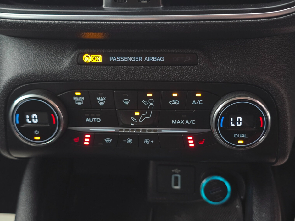 2019 Ford Focus - image 41