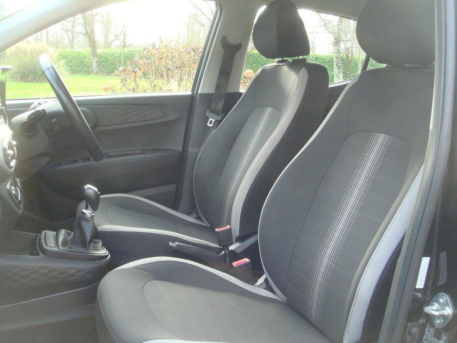 2023 Hyundai i10 - image 6