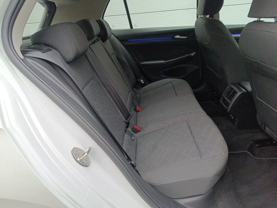 2024 Volkswagen Golf - image 18