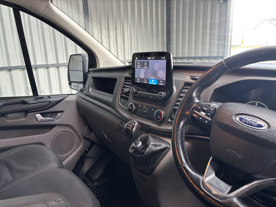 2020 Ford Transit Custom - image 4