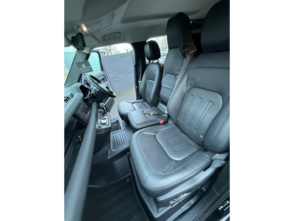 2021 Land Rover Defender 110 2.0D SD4 SE €63,995