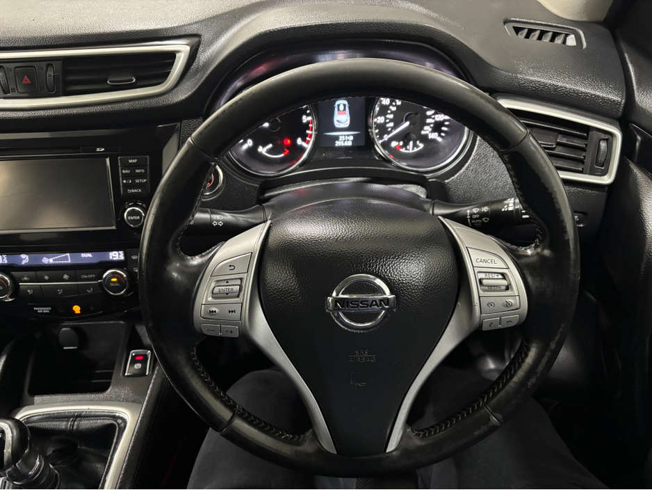 2015 Nissan Qashqai 1.5 DCI TEKNA 110PS 5DR**FULL LEATHER**PAN ROOF** €8,995