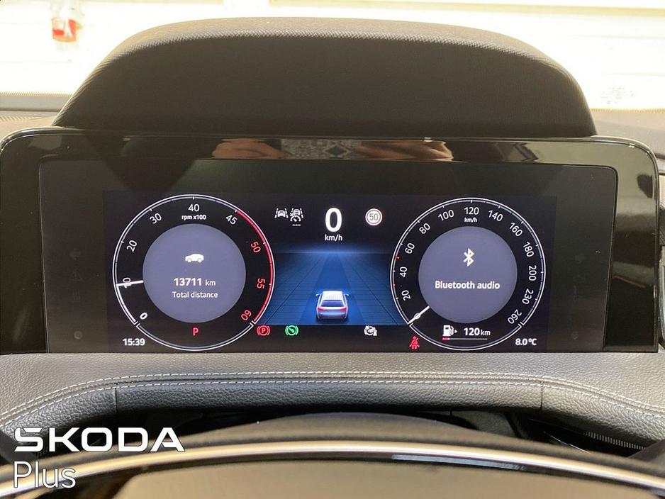 2025 Skoda Superb - image 13