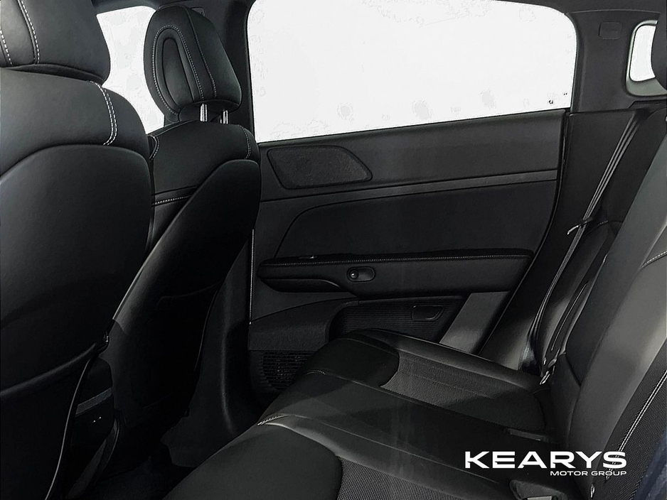 2025 Xpeng G6 - image 12