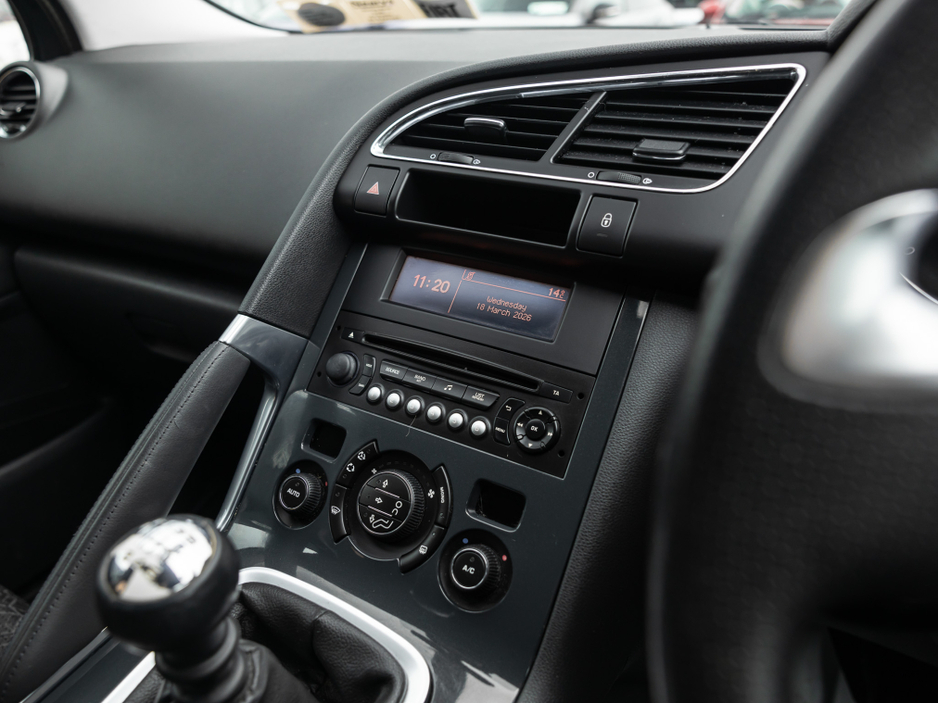 2016 Peugeot 3008 - image 14