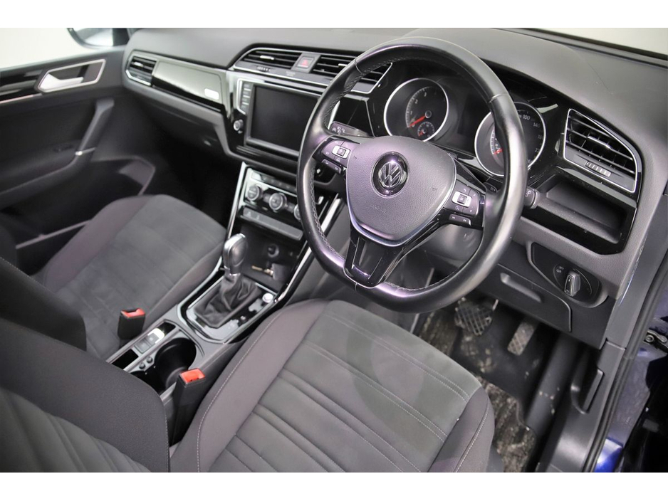 2016 Volkswagen Touran - image 13