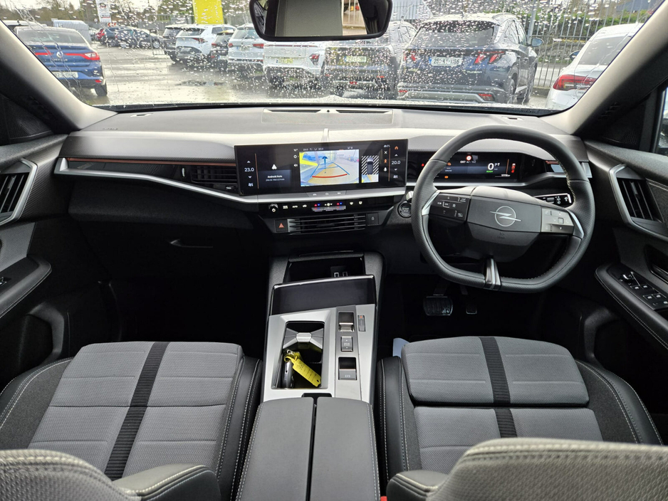 2025 Opel Grandland GS 73 kWh BEV €38,000