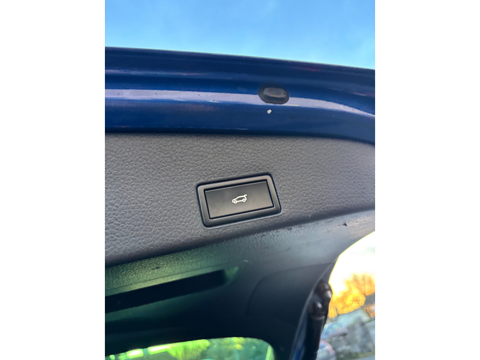 2017 Volkswagen Touareg V6 R-LINE + TDI B PLUS BLUEMOTION TECHNOLOGY €22,950