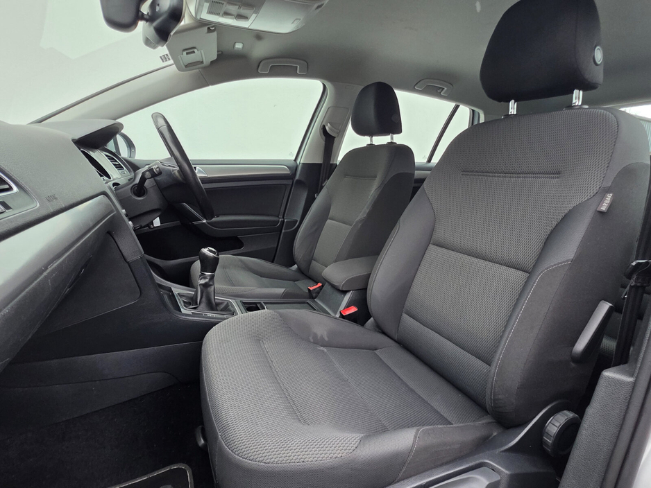 2015 Volkswagen Golf - image 13