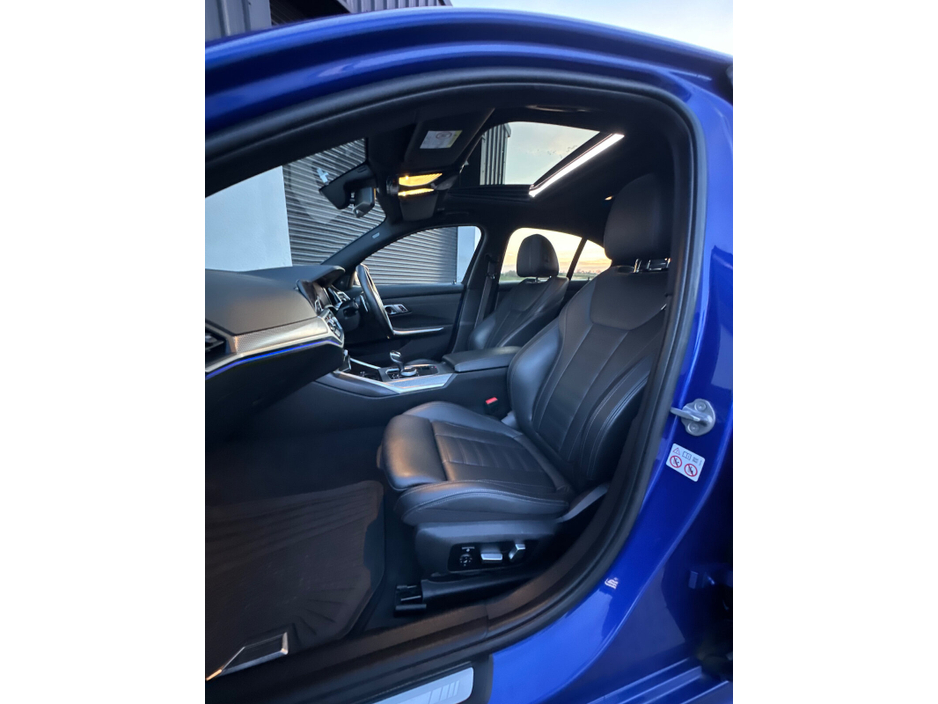 2019 BMW 3 Series - image 33