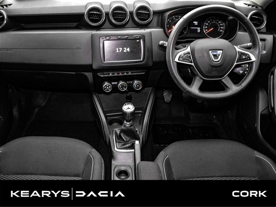2020 Dacia Duster - image 4