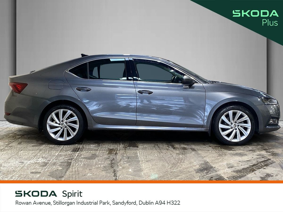 2023 Skoda Octavia - image 10