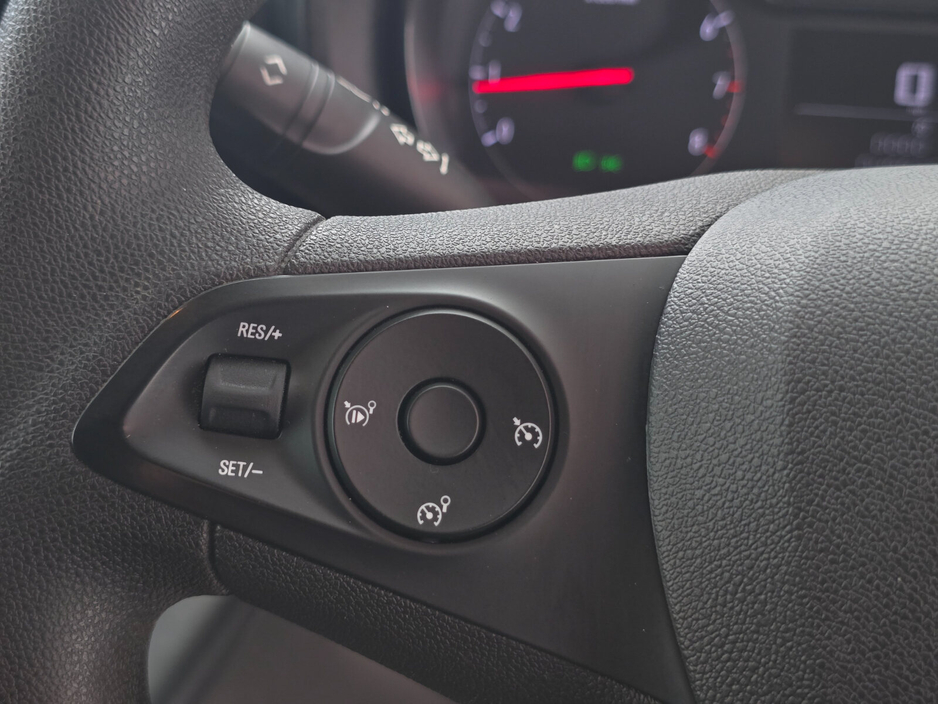 2023 Opel Combo - image 24