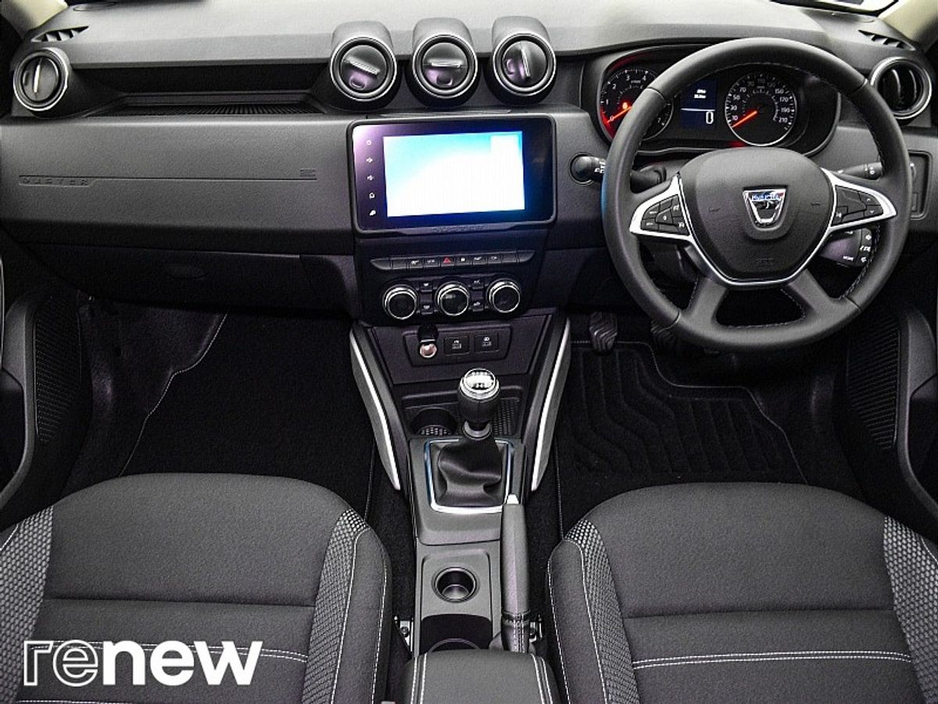 2022 Dacia Duster - image 2