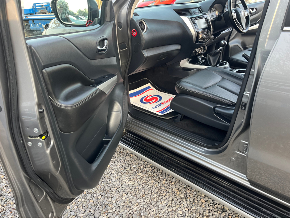 2019 Nissan Navara - image 15