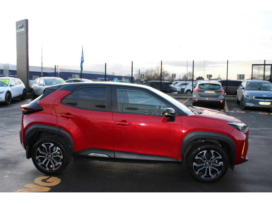 2023 Toyota Yaris Cross 1.5 Hybrid CVT Luna Sport €28,950