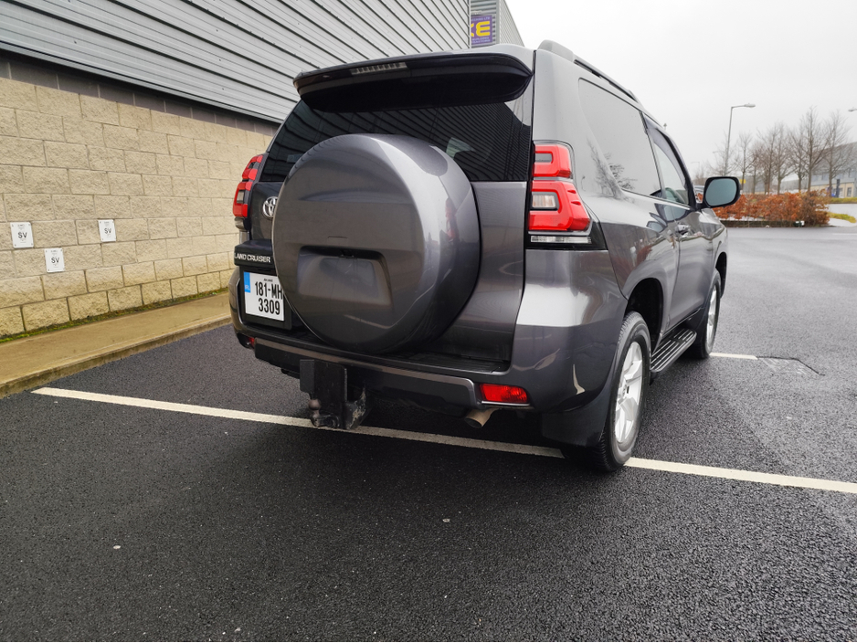 2018 Toyota Landcruiser SWB GX COMMERCIAL ** AUTOMATIC ** PRICE PLUS V.A.T ** FULL V.A.T INVOICE AVAILABLE ** €29,995