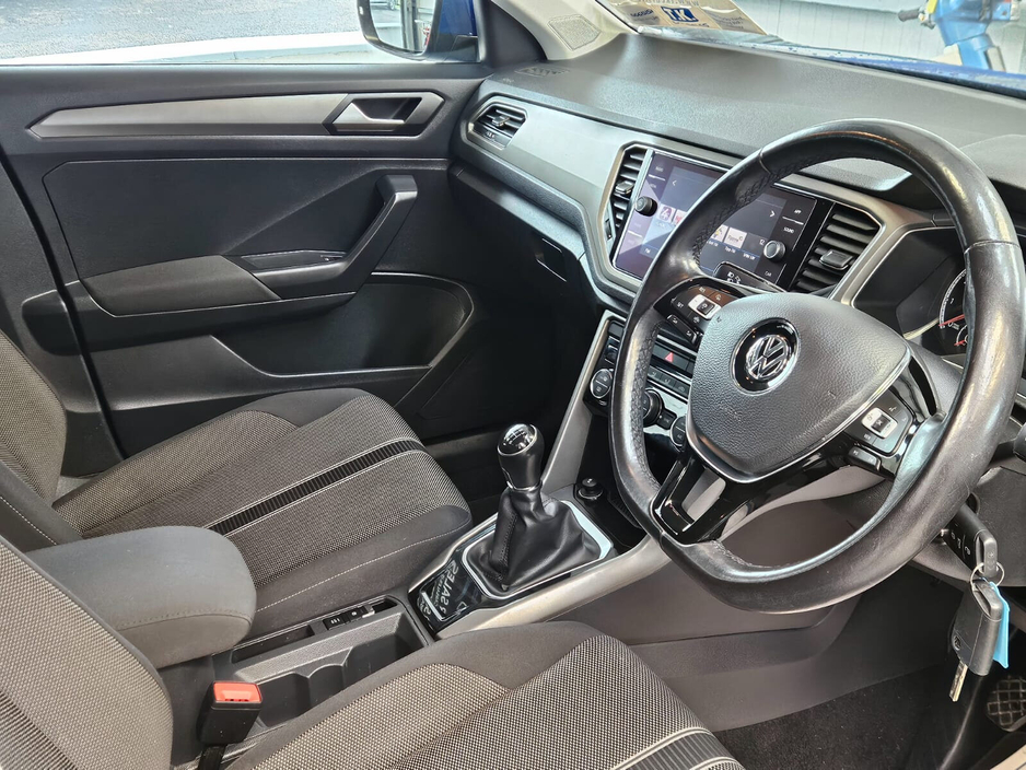 2020 Volkswagen T-Roc - image 14