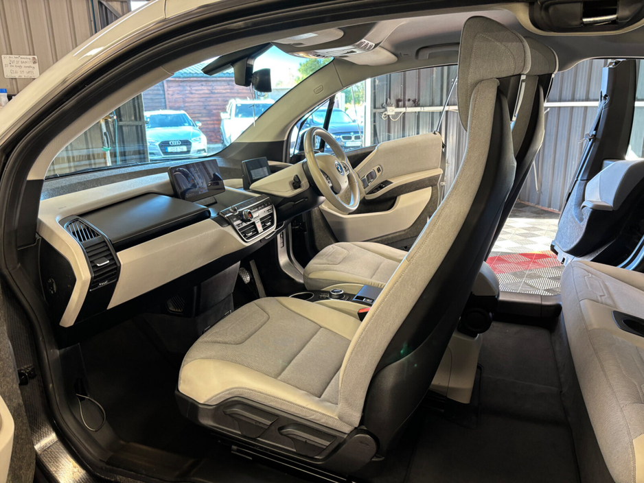 2017 BMW i3 - image 12