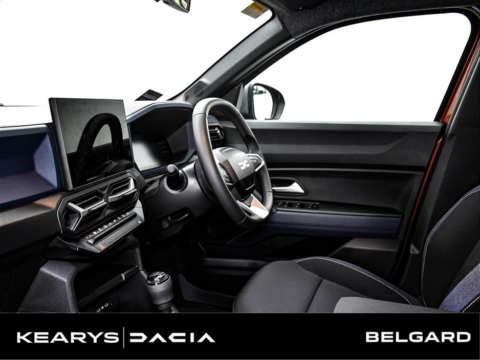 2026 Dacia Duster Expression MHEV 140 E06X DEMO €30,710
