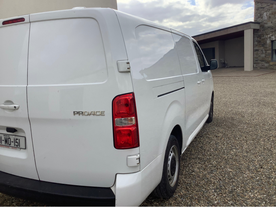 2020 Toyota Proace - image 10