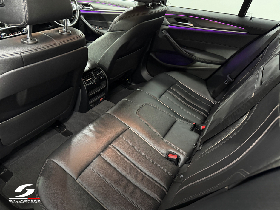 2022 BMW 5 Series - image 15