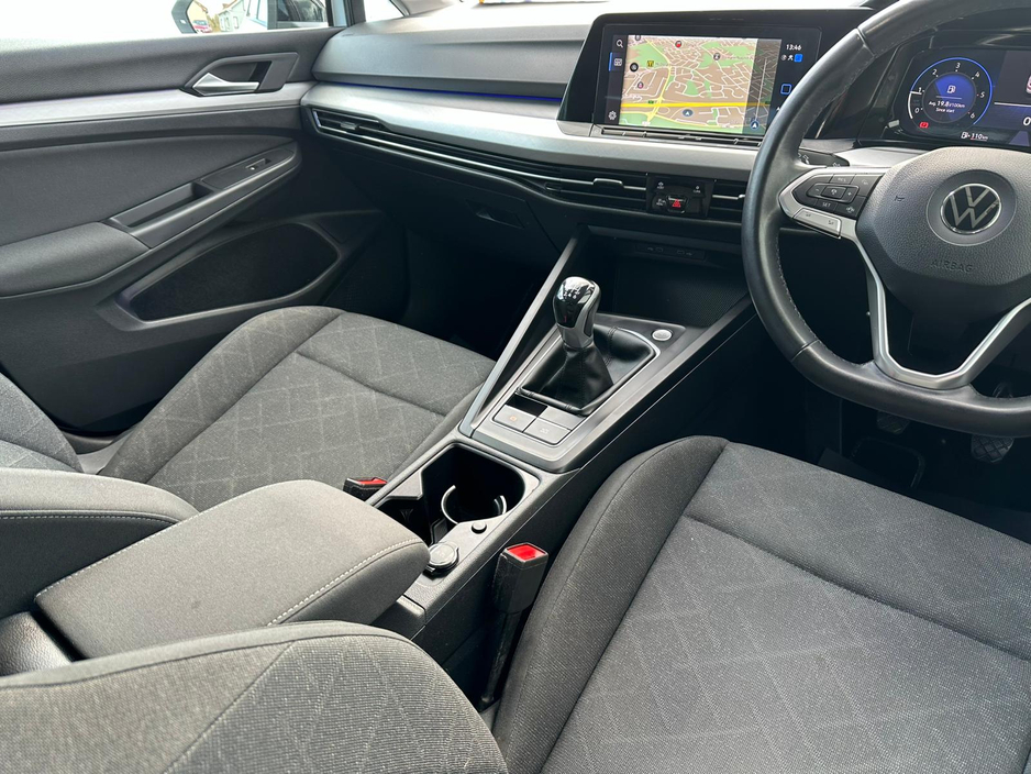 2022 Volkswagen Golf - image 15