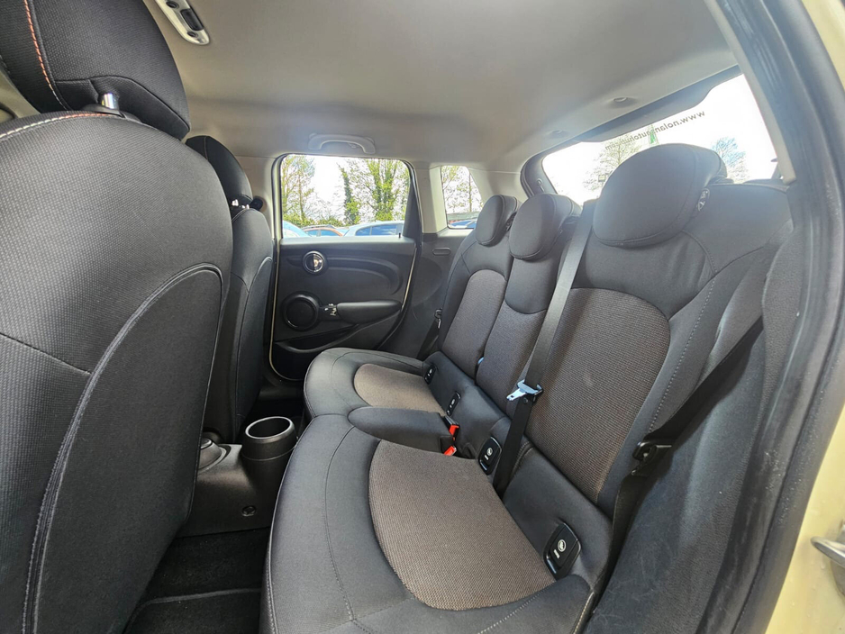 2017 MINI Hatch - image 18