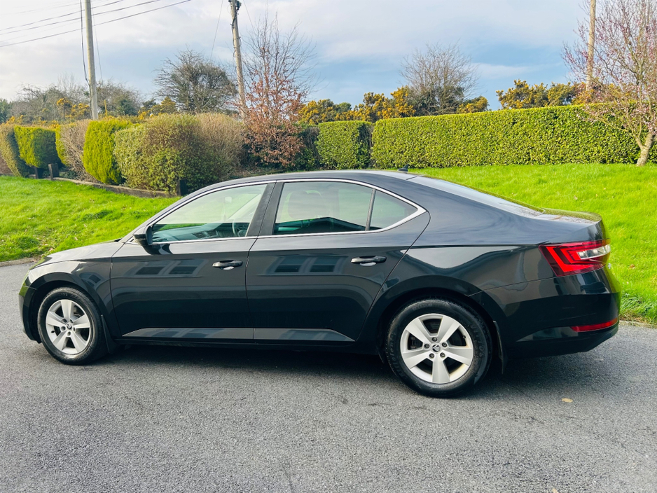 2016 Skoda Superb - image 11