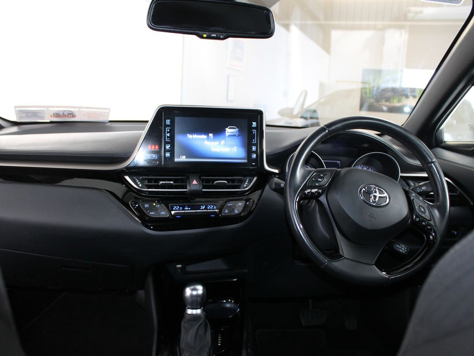 2019 Toyota C-HR - image 11