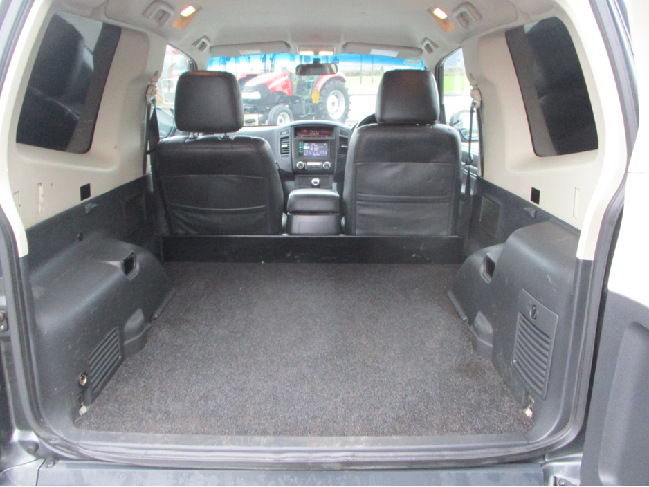 2013 Mitsubishi Shogun 3.2 DID WARRIOR SWB COMM €18,995