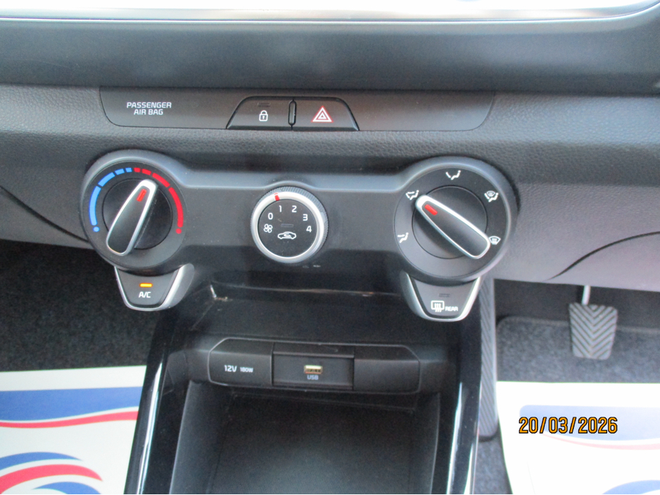 2023 Kia Stonic - image 22