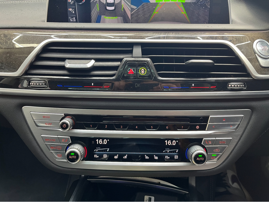 2017 BMW 7 Series - image 23