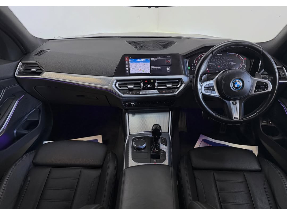 2021 BMW 3 Series - image 12